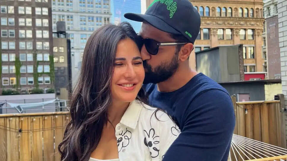क्यों Katrina Kaif और Vicky Kaushal का मुंबई एयरपोर्ट पर हुआ खास पल? जानें उनके बेटे Vihaan से जुड़ी बातें!
