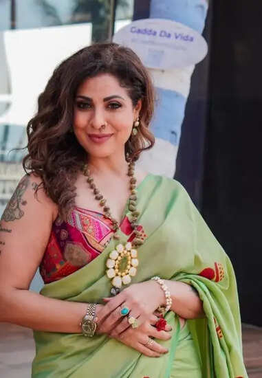 तनाज ईरानी की जिंदगी: संघर्ष और प्यार की अनोखी कहानी