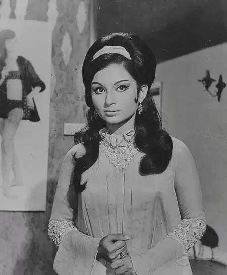 शर्मिला टैगोर: बॉलीवुड की यादगार अदाकारा और उनकी अनोखी प्रेम कहानियाँ