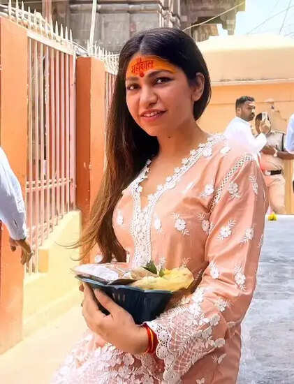 तुलसी कुमार ने महाकाल के दरबार में पाया सुकून, परिवार संग की अद्भुत यात्रा!