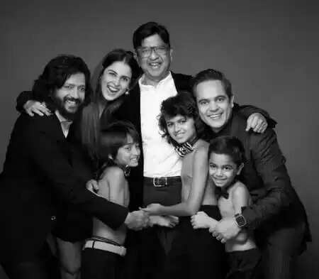 जेनेलिया डिसूजा के पिता का जन्मदिन: रितेश देशमुख ने लिखा दिल छू लेने वाला संदेश