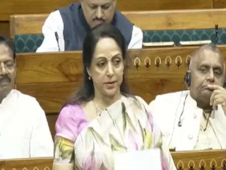 महिला आरक्षण विधेयक पर हेमा मालिनी का जोरदार भाषण: क्या हैं उनके विचार?