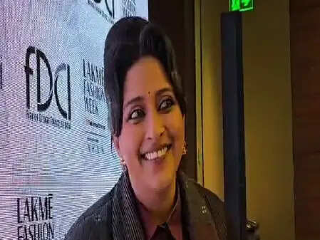 क्या आप जानते हैं राजाकुमारी ने खादी फैशन शो में क्या किया? जानें इस ग्लोबल स्टार की खास बातें!