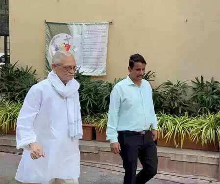 क्या आप जानते हैं कि बॉलीवुड सितारे मतदान के लिए क्यों कर रहे हैं अपील? जानें इस चुनावी दिन की खास बातें!