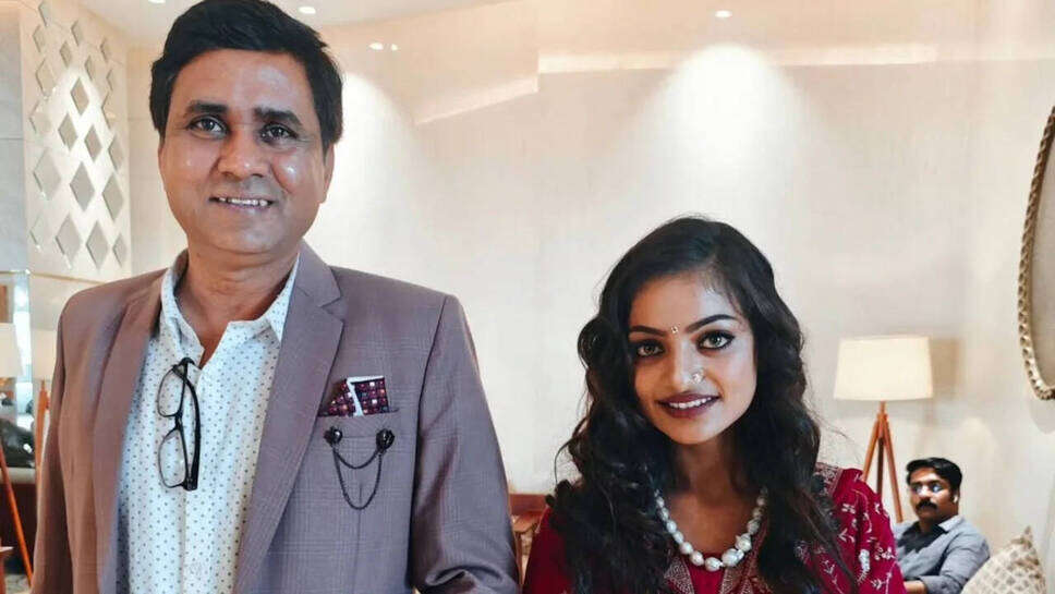 क्या मोनालिसा की शादी ने बॉलीवुड में मचाई हलचल? जानें मनोज मिश्रा की चौंकाने वाली प्रतिक्रिया!