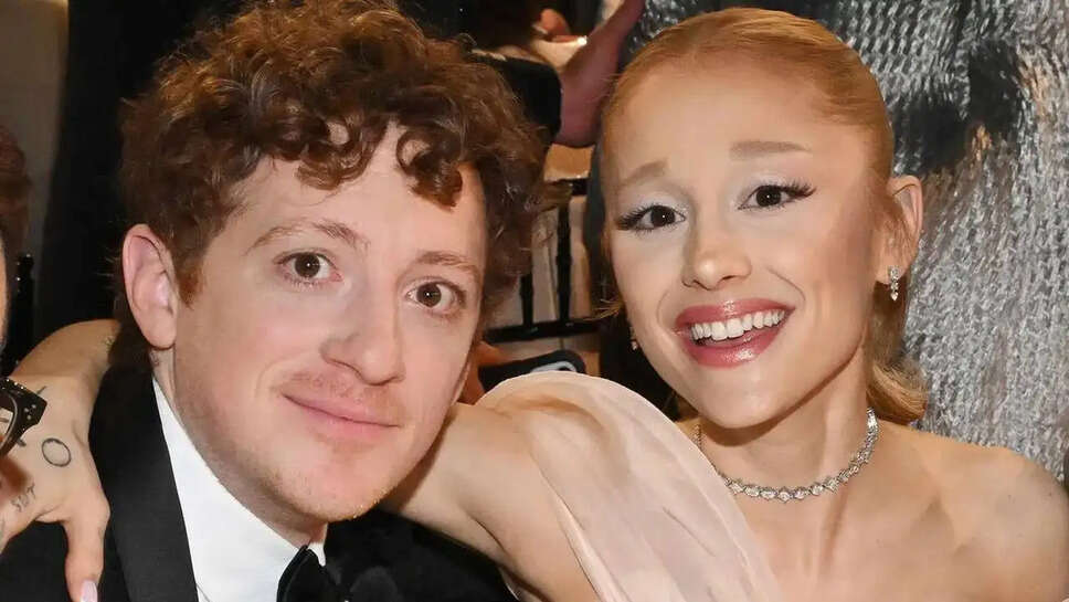 Ariana Grande और Ethan Slater का रिश्ता खत्म: जानें क्या है वजह?