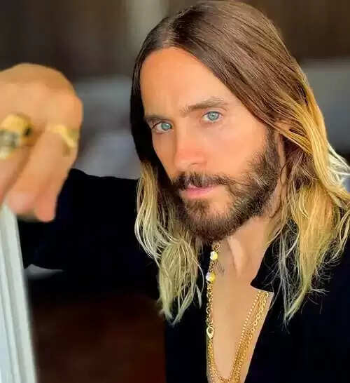 जैरेड लेटो: हॉलीवुड का बहुआयामी सितारा और रॉक बैंड का लीड सिंगर