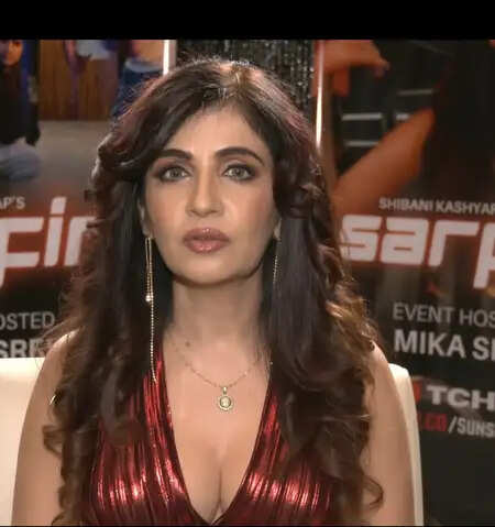 गायिका Shibani Kashyap का नया गाना 'SIRFIRA' हुआ रिलीज, जानें इसकी खासियतें!