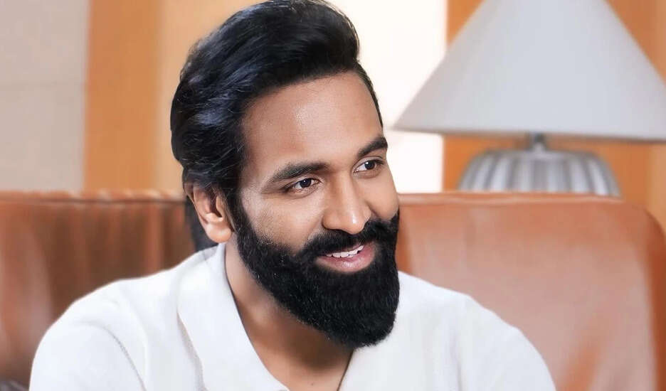 तेलुगु अभिनेता विष्णु मांचू ने दुबई में मिसाइलों का वीडियो साझा किया, शांति की प्रार्थना की