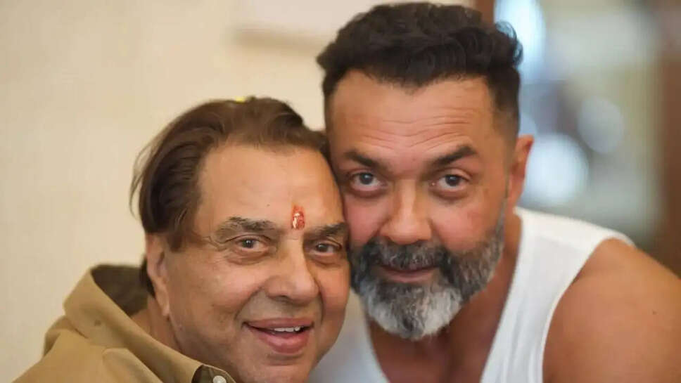 बॉबी देओल ने पिता धर्मेंद्र की याद में साझा की भावनाएं, कहा- 'उनका होना मेरे लिए गर्व की बात है'
