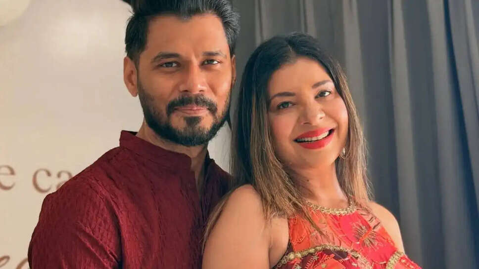 साम्भवना सेठ और अविनाश द्विवेदी ने सरोगेसी से जुड़वां बच्चों का स्वागत किया!