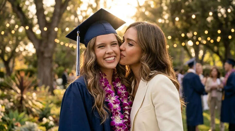 Jessica Alba ने बेटी की ग्रेजुएशन पर साझा की भावनाएं, मां बनने की यात्रा का किया जिक्र
