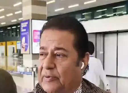 अनूप जलोटा ने बिहार को बताया न्यूयॉर्क, नीतीश कुमार की तारीफ में कसीदें