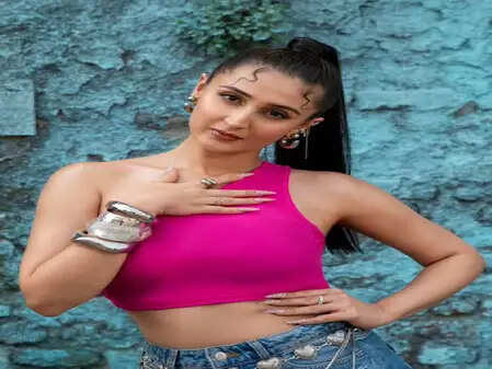 क्या आप जानते हैं ध्वनि भानुशाली का वो गाना जिसने यंगस्टर्स को किया भावुक?