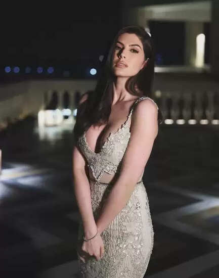 क्या है 'मस्ती 4' में एलनाज नोरौजी का नया अवतार? जानें उनकी सोच और फिल्म की खासियत!