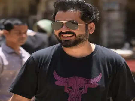 आदित्य धर का जन्मदिन: 'धुरंधर 2: द रिवेंज' के साथ मनाया खास दिन!