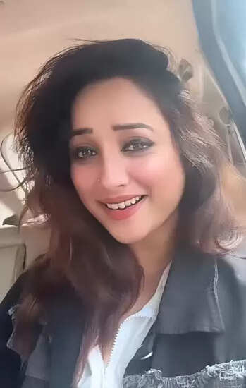 क्या आप जानते हैं रानी चटर्जी का नया वीडियो क्यों हो रहा है वायरल? जानें इस खास गाने के बारे में!