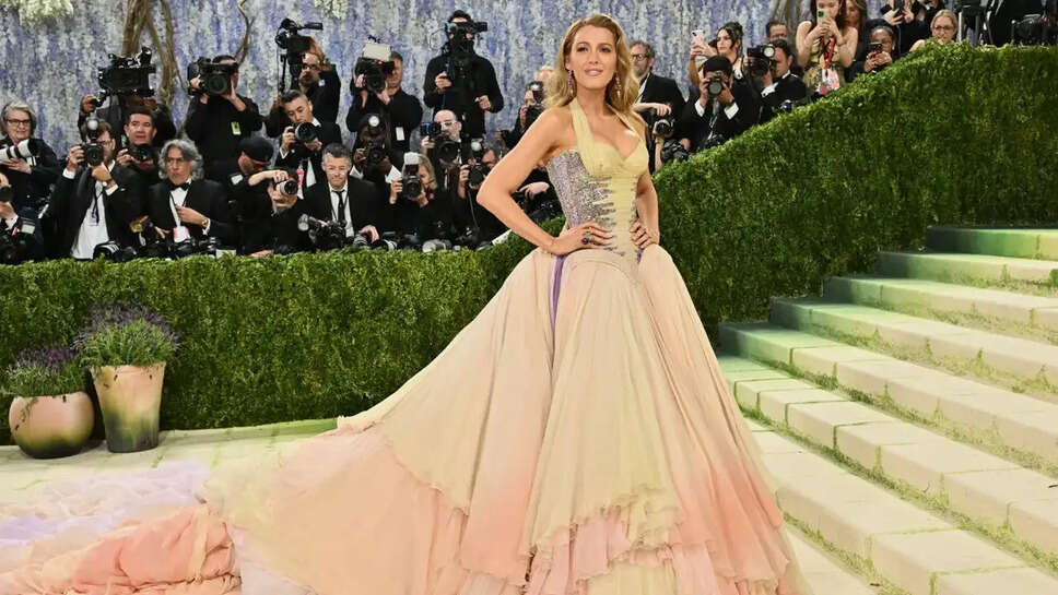 Blake Lively की Met Gala में वापसी: कानूनी विवाद का हल और शानदार फैशन