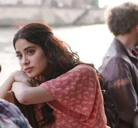 महिलाओं की प्रेरणादायक कहानियाँ: बॉलीवुड की अभिनेत्रियाँ जो संघर्ष को पर्दे पर लाईं