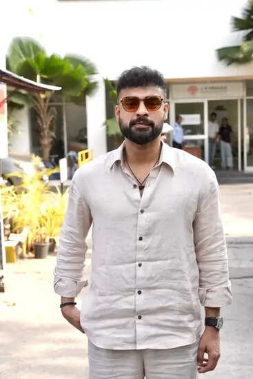 क्या है फिल्म 'पल्लीचट्टंबी' की रिलीज डेट का रहस्य? टोविनो थॉमस ने किया खुलासा!