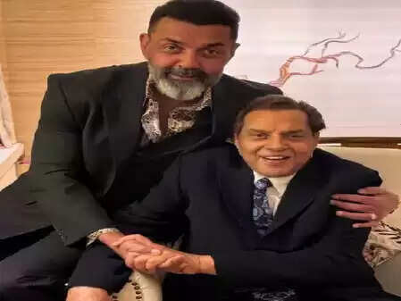 बॉबी देओल ने पिता धर्मेंद्र को बताया अपना असली सुपरहीरो, भावुक वीडियो शेयर किया