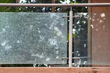 रोहित शेट्टी के घर पर फायरिंग: तिहाड़ जेल से हुई साजिश का खुलासा!