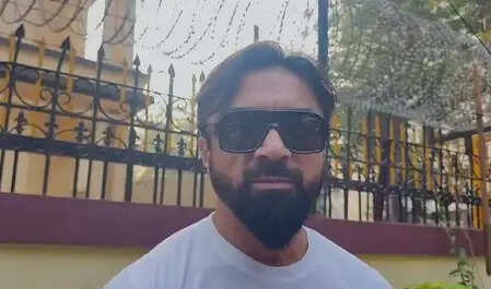 सलीम खान की सेहत में सुधार: एजाज खान ने दी ताजा जानकारी