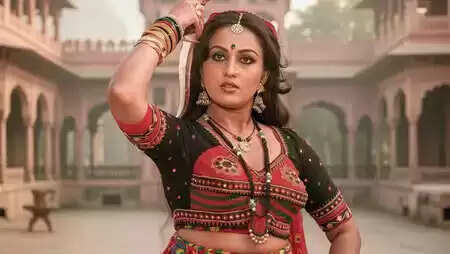 रीना रॉय: पर्दे की पहली 'नागिन' जिसने दर्शकों का दिल जीता!