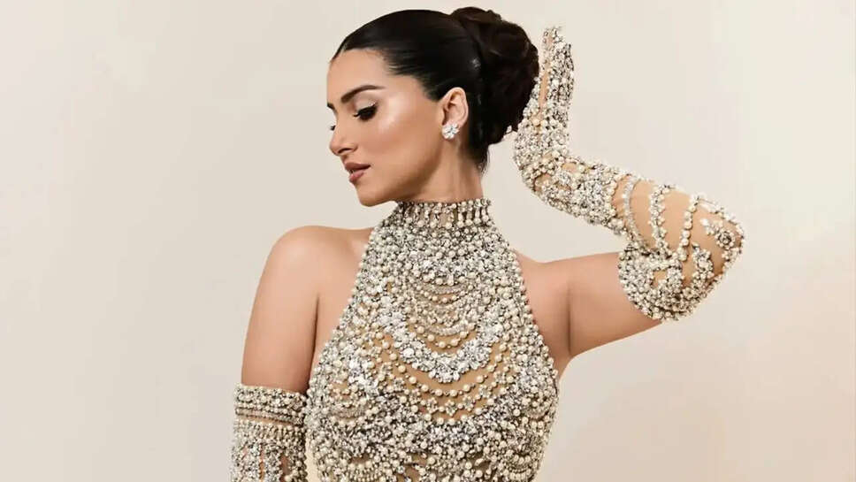 कौन हैं Tara Sutaria? जानें Cannes Film Festival में उनकी खास तैयारी!