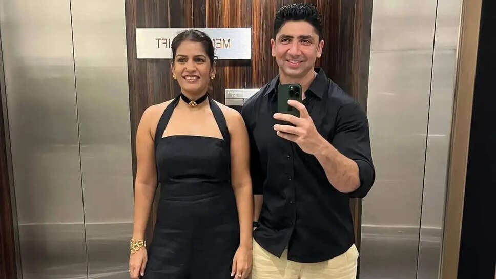 क्या है Mustafa Ahmed की पत्नी Radhieka Pandeya पर उठे विवाद का कारण?