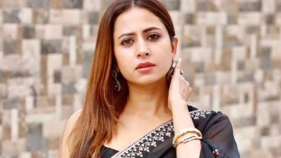 क्या Sargun Mehta ने PR के खेल को किया उजागर? जानें उनकी राय!