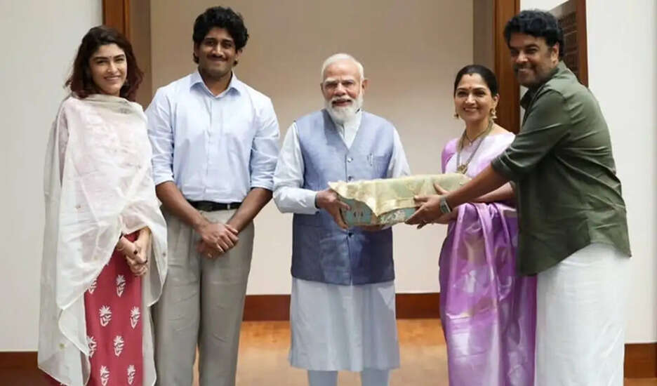 खुशबू सुंदर ने पीएम मोदी से मिलकर बेटी की शादी का आमंत्रण दिया