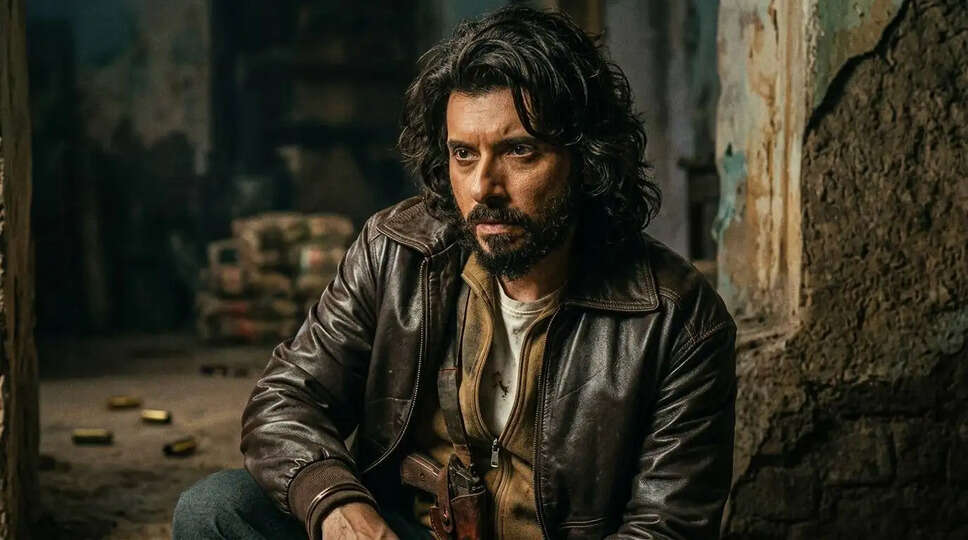 क्या Mirzapur का फिल्म रूपांतरण दर्शकों को देगा एक नई अनुभव? जानें Divyenndu Sharma की राय!