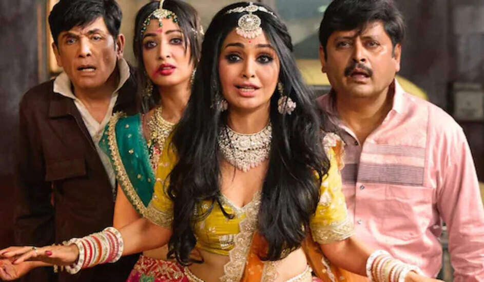 क्या आप तैयार हैं? 'भाबीजी घर पर हैं' का स्पिन-ऑफ फिल्म अब OTT पर आ रहा है!