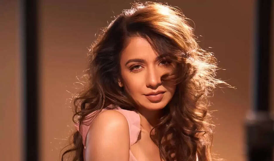 जैस्मिन सैंडलस की शराब की लत से उबरने की प्रेरणादायक कहानी