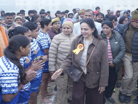 हेमा मालिनी की मुस्कान: धर्मेंद्र के निधन के बाद पहली बार दिखी खुशी