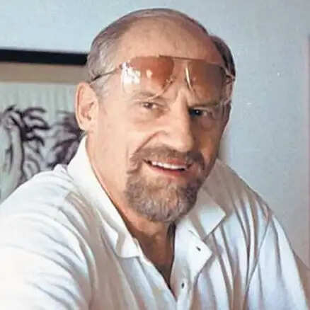 बॉब क्रिस्टो: जब अमिताभ बच्चन के साथ उनकी फाइट सीन ने किया थिएटर को गूंजता!