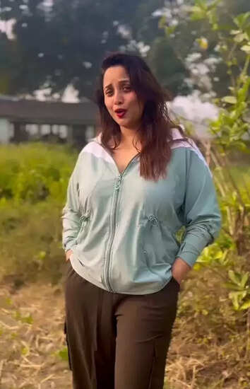रानी चटर्जी का नया वीडियो: 'तेरा नाम लिया' गाने पर लिपसिंक से मचाई धूम!