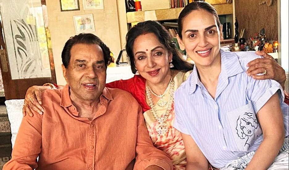 धर्मेंद्र को ऑस्कर में श्रद्धांजलि न देने पर ईशा देओल और हेमा मालिनी की प्रतिक्रिया