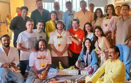 क्या मिर्जापुर द फिल्म में लौटेगा स्वीटी गुप्ता का किरदार? जानें श्रिया पिलगांवकर की नई पोस्ट में!