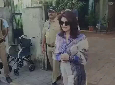 क्या आप जानते हैं कि महाराष्ट्र बीएमसी चुनाव में कौन-कौन सी बॉलीवुड हस्तियों ने डाला वोट?