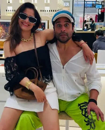 कृष्णा अभिषेक ने बहन आरती सिंह के जन्मदिन पर साझा की खास यादें, फैंस ने किया प्यार बरसाने का काम!