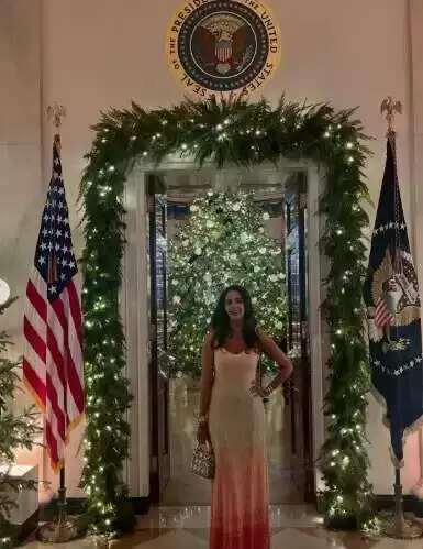 व्हाइट हाउस में मल्लिका शेरावत का क्रिसमस जश्न: क्या है इस खास मौके की कहानी?
