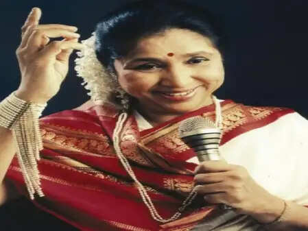 आशा भोसले: एक सिंगर से एक भावुक अदाकारा तक का सफर