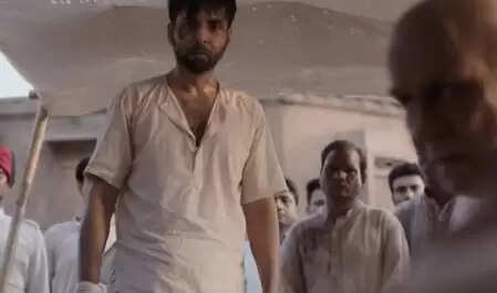 क्या अभिषेक बनर्जी ने ओम पुरी को किया याद? जानें उनकी नई भूमिका के बारे में!