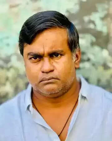 सेल्वाराघवन ने साझा किया जीवन का कड़वा सच: क्या सच में दूसरों की परेशानियों से कोई फर्क पड़ता है?