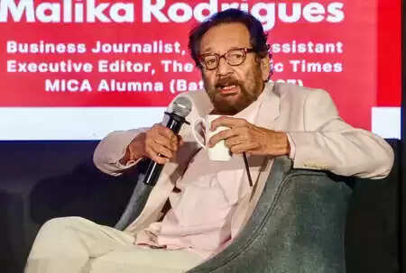 क्या एआई फिल्म निर्माण का भविष्य बदल सकता है? शेखर कपूर की नई राय