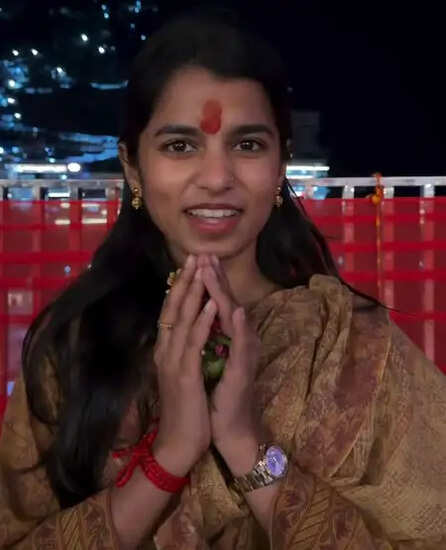 क्या है मैथिली ठाकुर का वैष्णो देवी यात्रा का अनुभव? जानें उनके दिलचस्प वीडियो के बारे में!