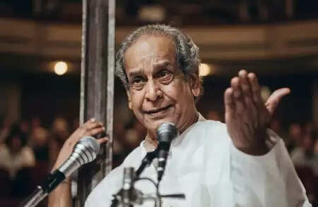 पंडित भीमसेन जोशी: कैसे एक साधारण ग्रामोफोन ने बनाया सुरों का बादशाह?