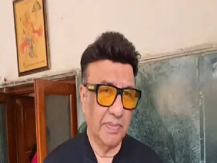 आशा भोसले का निधन: बॉलीवुड में शोक की लहर, सिंगर्स और एक्टर्स ने किया श्रद्धांजलि